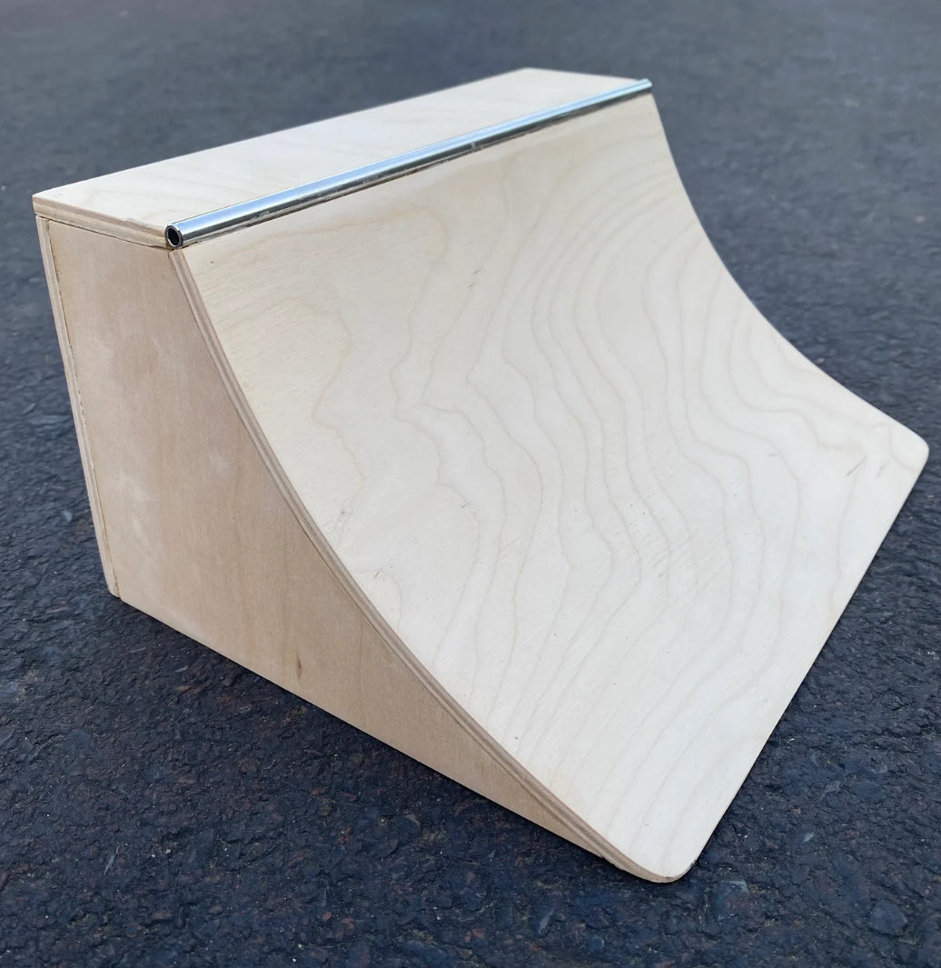 EMA Ramps Fingerboard 10” Quarter Pipe